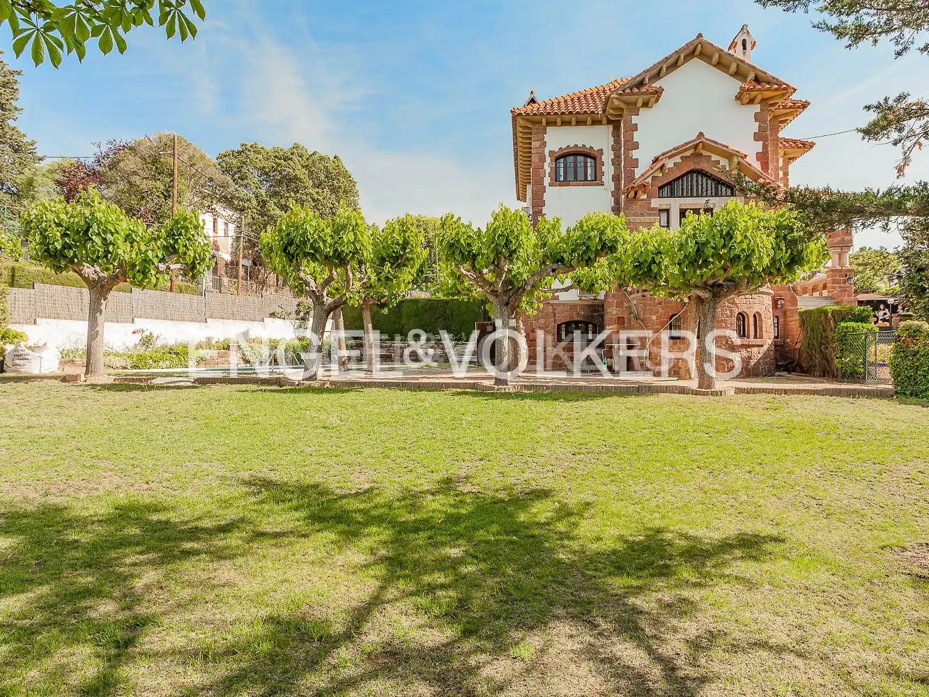 Exterior view of Houses for sale in Sant Cugat del Vallès  with Air Conditioner, Heating and Private garden