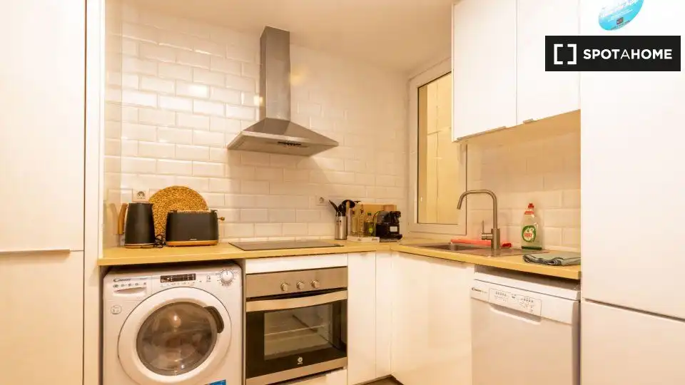 Küche von Wohnung zur untervermieten in Barcelona mit Klimaanlage und Terrasse