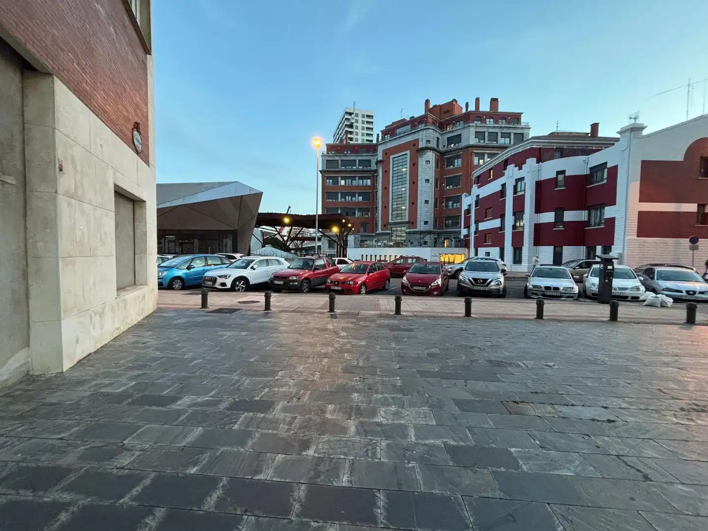 Parking of Commercial properties for rent in Barakaldo 