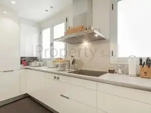 Cuina de Pis en venda en Barcelona amb Aire condicionat, Calefacció i Terrassa