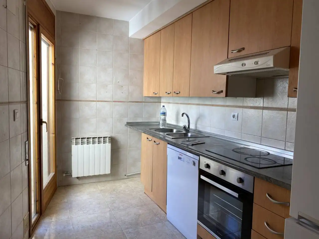Küche von Wohnung zur Miete in Alcañiz mit Heizung, Abstellraum und Balkon