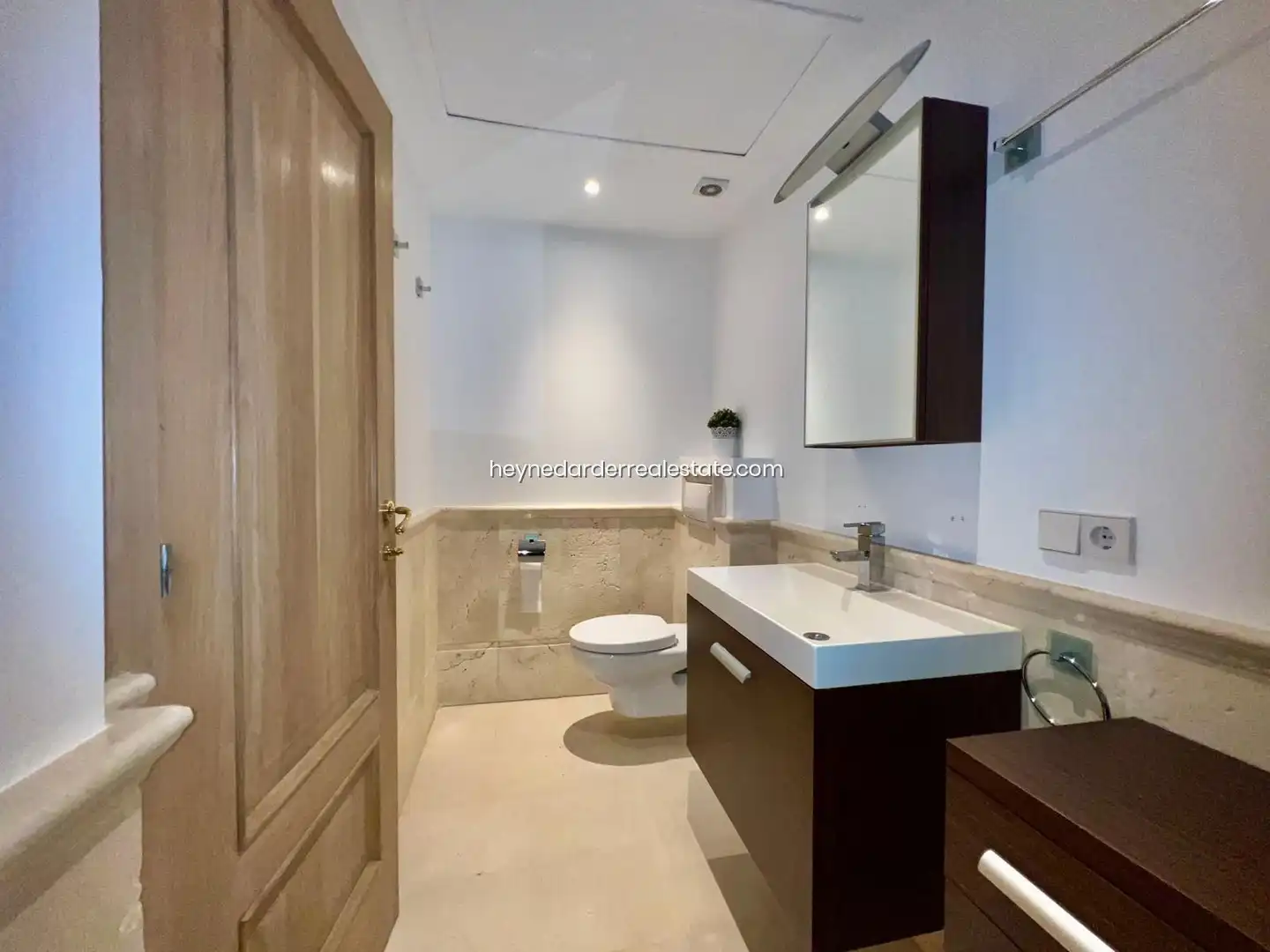 Bathroom of Apartments for rent in Calvià  with Air Conditioner, Private garden and Storage room