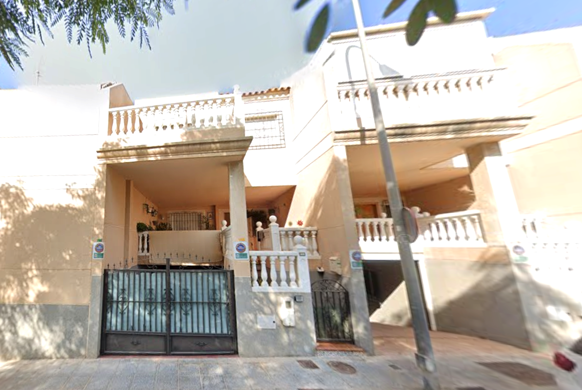 Casa adosada en venta en Oria, Los Ángeles - Cruz de Caravaca