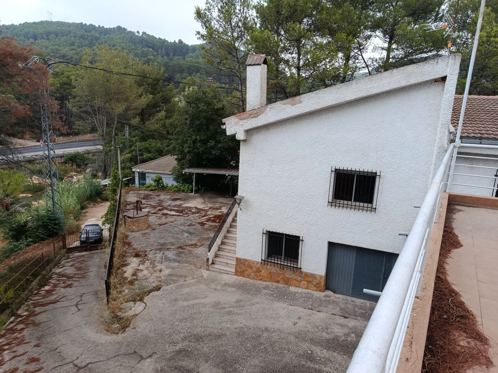 Vista exterior de Casa o xalet en venda en Buñol amb Jardí privat, Terrassa i Traster