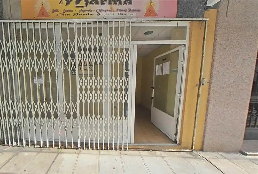 Local comercial en venda a Juan de la Cierva