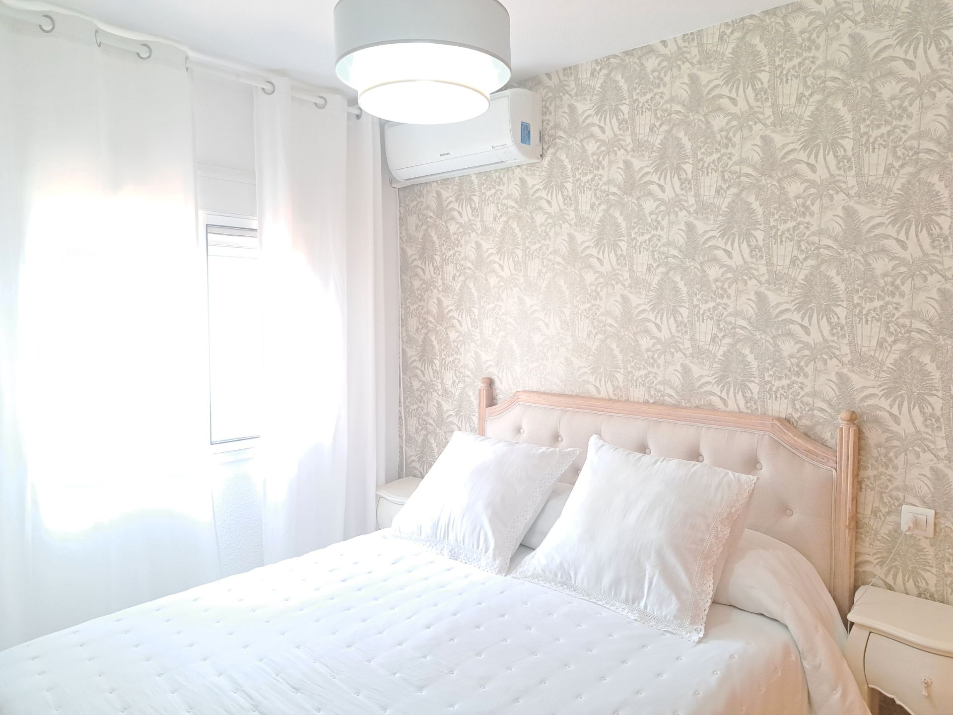 Dormitori de Casa adosada de lloguer en Algeciras amb Aire condicionat, Calefacció i Moblat