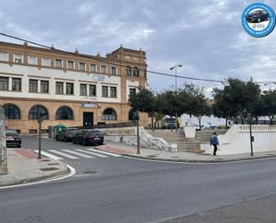 Vista exterior de Edifici en venda en Jerez de la Frontera