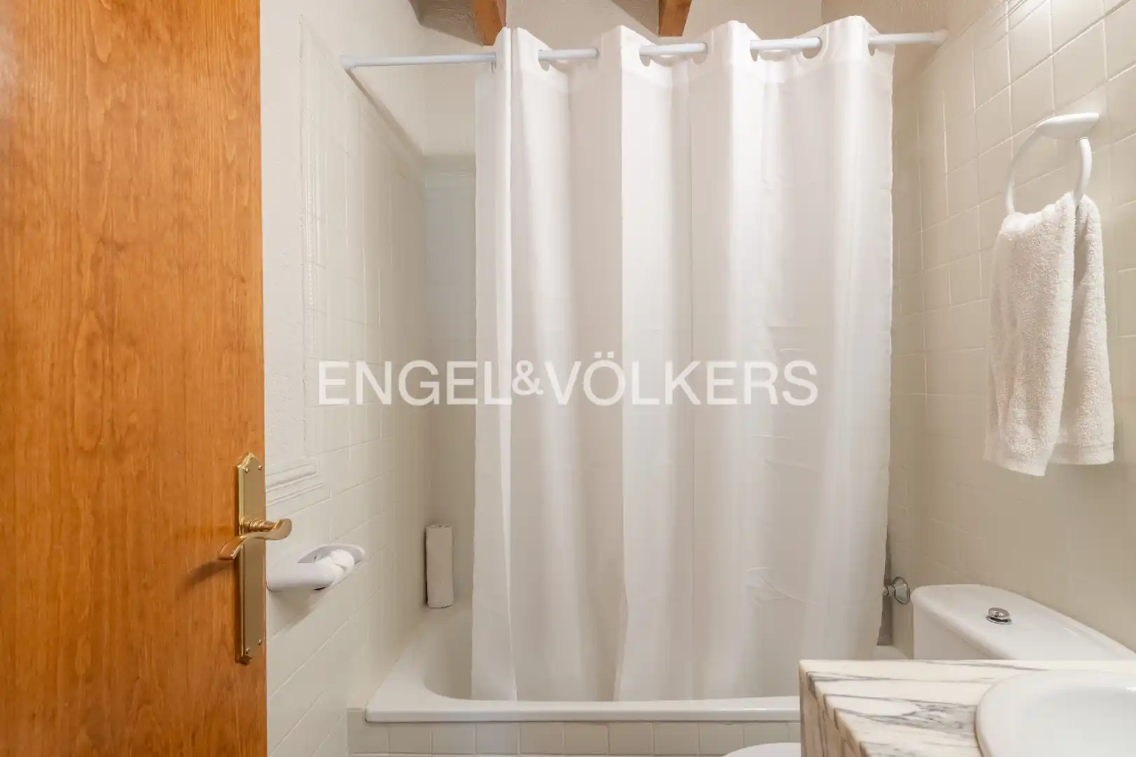 Baño de Dúplex en venta en Ger con Calefacción, Parquet y Terraza