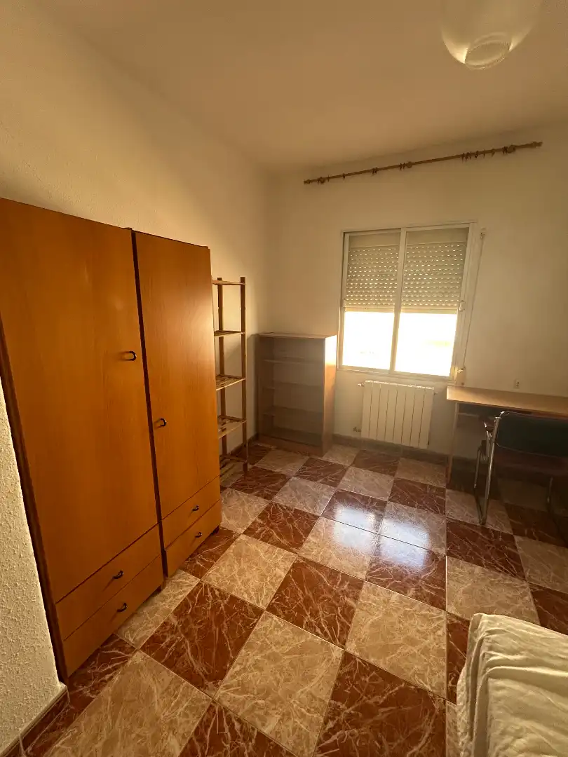 Habitación de Piso de alquiler en Badajoz con Calefacción y Amueblado
