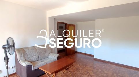 Foto 3 de Piso de alquiler en Sangenjo, La Paz, Madrid Capital