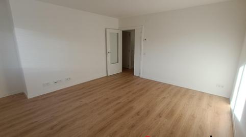 Foto 4 de Piso de alquiler en Calle de Matilde de la Torre, El Astillero  , Cantabria