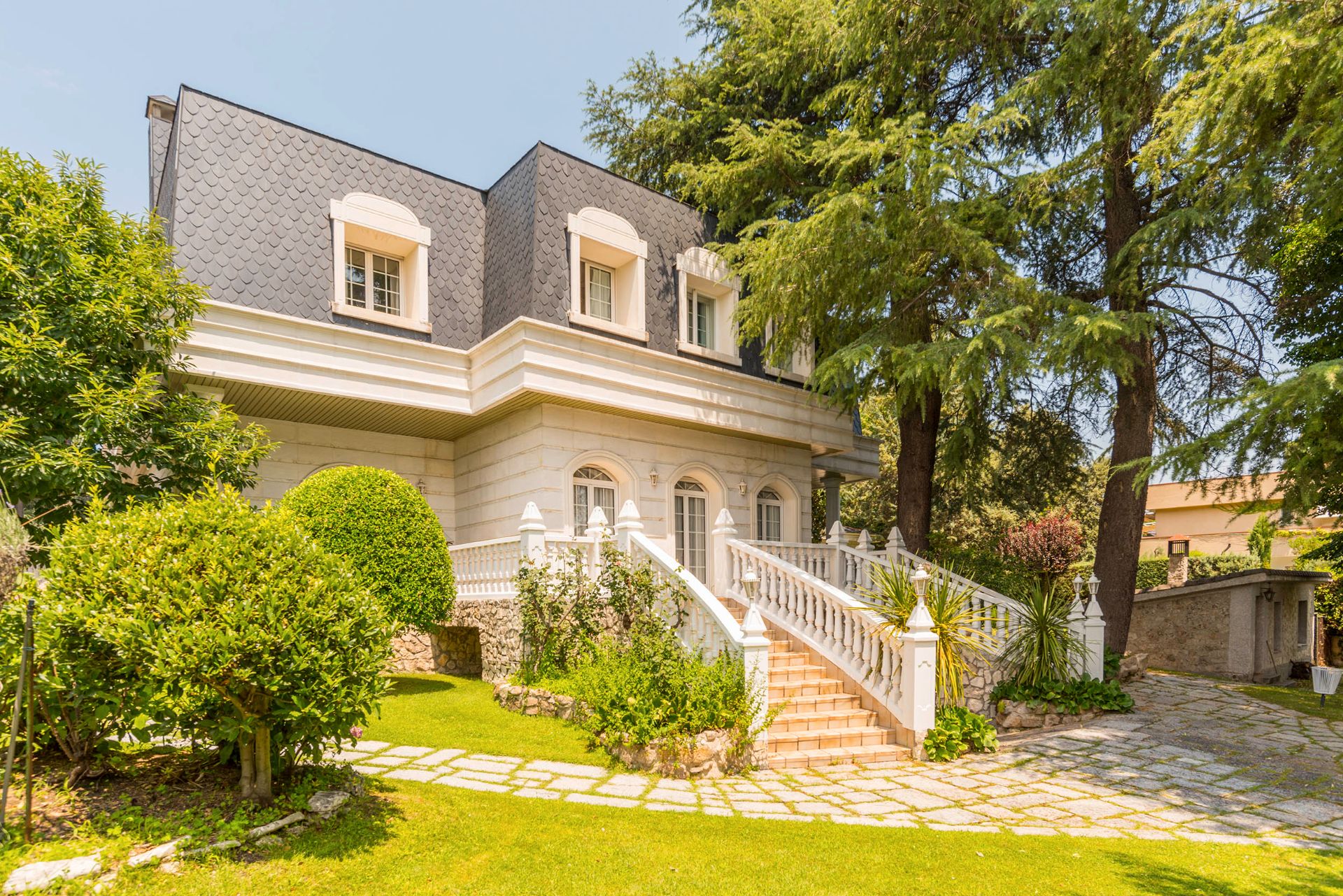 Vista exterior de Casa o chalet en venta en  Madrid Capital con Aire acondicionado, Calefacción y Jardín privado