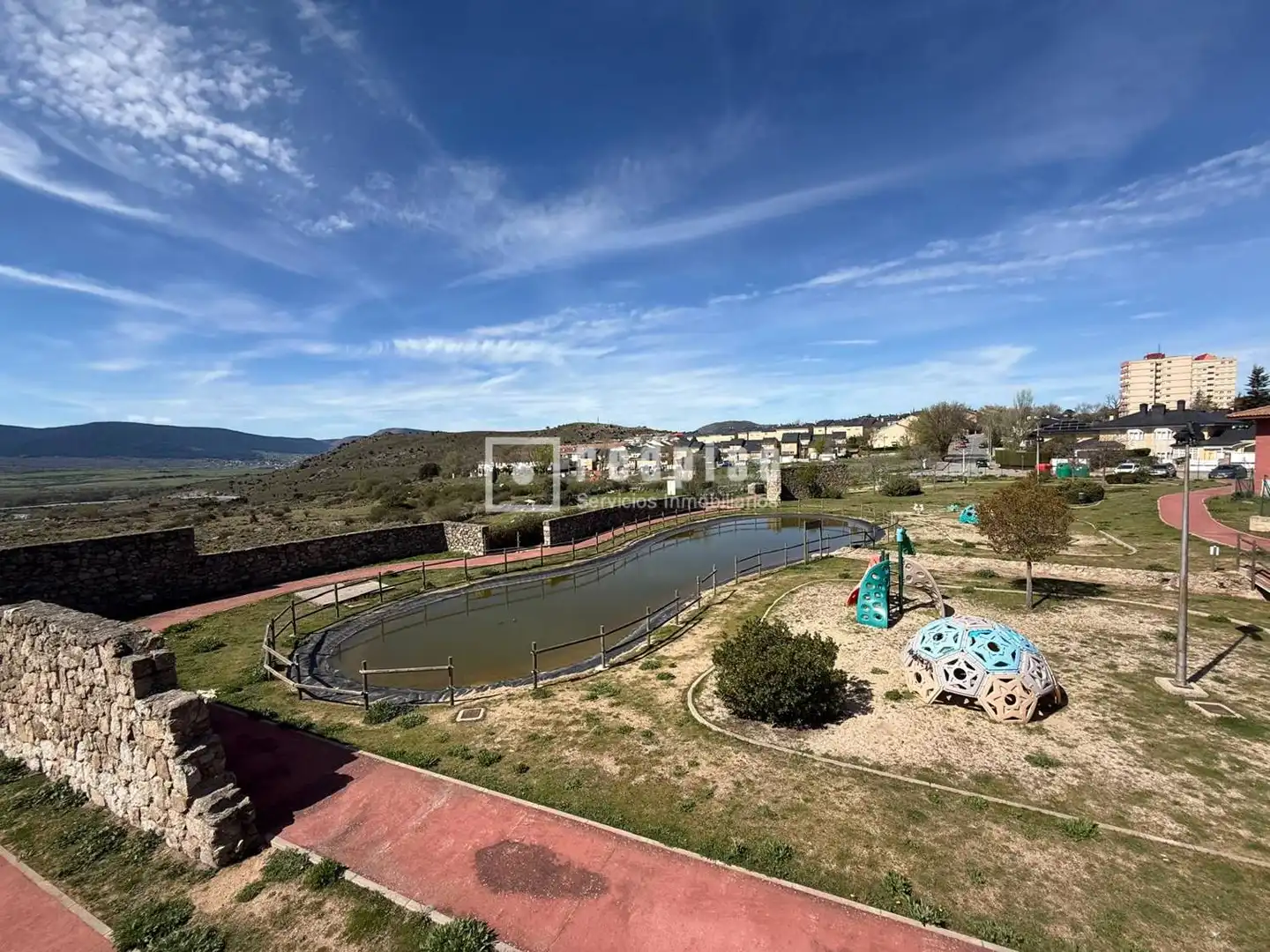 Piso en venta en El Espinar con Calefacción, Jardín privado y Parquet