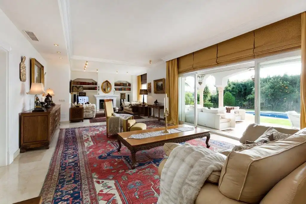 Sala de estar de Casa o chalet en venta en Benahavís con Aire acondicionado, Calefacción y Terraza
