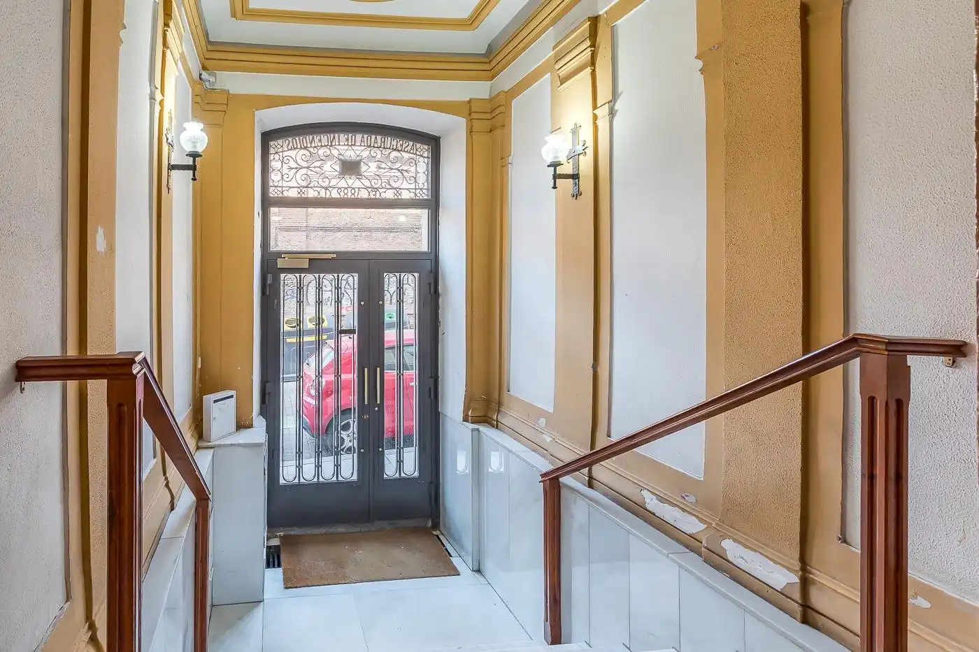 Flat for rent in Madrid  with Heating and Furnished