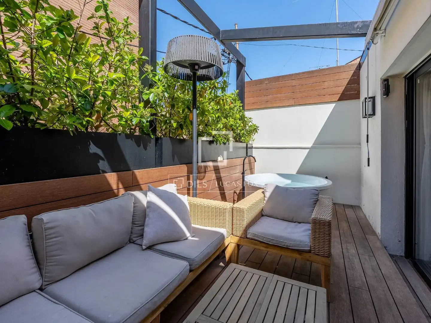 Terraza de Casa o chalet en venta en Cornellà de Llobregat con Aire acondicionado, Terraza y Balcón