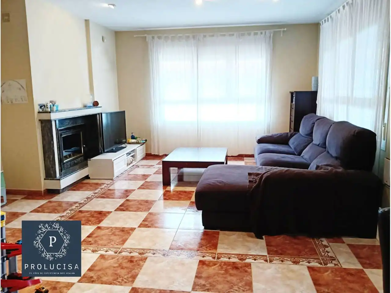 Sala de estar de Casa o chalet en venta en Serranillos del Valle con Calefacción, Terraza y Piscina