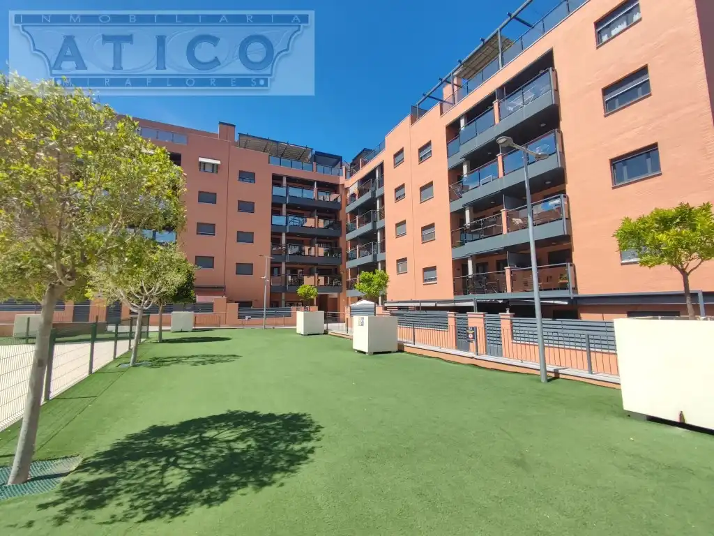 Vista exterior de Pis de lloguer en Montequinto amb Aire condicionat, Moblat i Forn