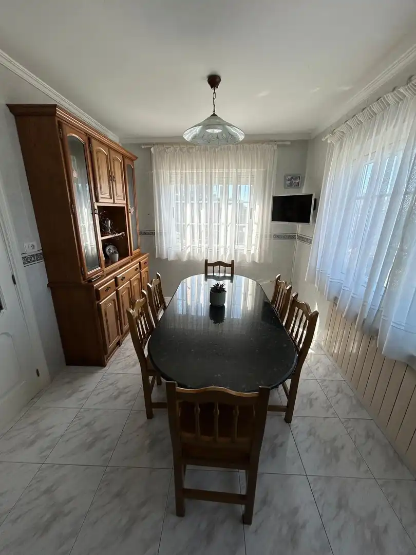 Menjador de Casa o xalet en venda en Boiro amb Calefacció, Terrassa i Traster