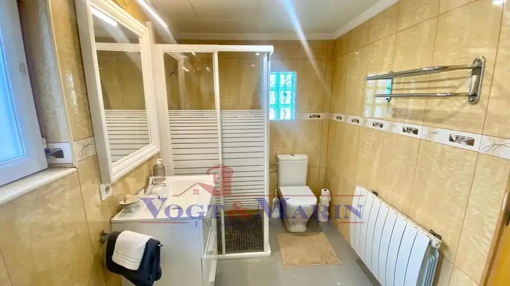 Bany de Casa o xalet en venda en Roses amb Aire condicionat, Calefacció i Jardí privat