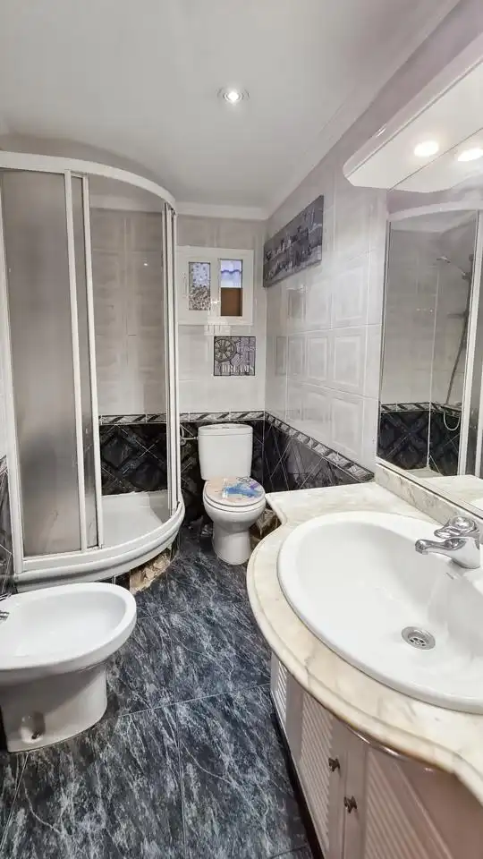 Piso en venta en Calle Aldeanueva de la Vera, Las Águilas