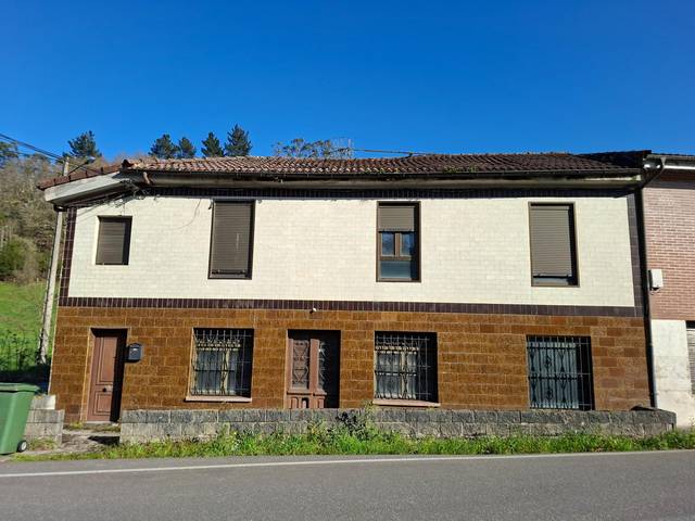 Casa adosada en Venta en  LA PEDRERA, 3 en Carbayin - Lieres - Valdesoto