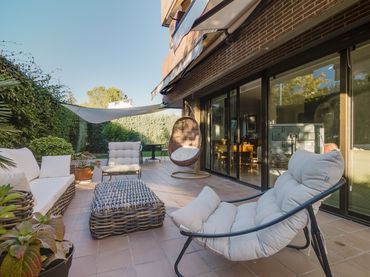 Bajo con piscina en venta en Avenida de Andraitx