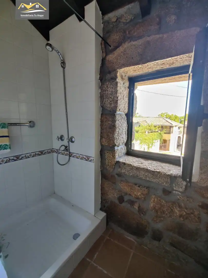 Bathroom of Houses for sale in Coles  with Heating, Private garden and Terrace