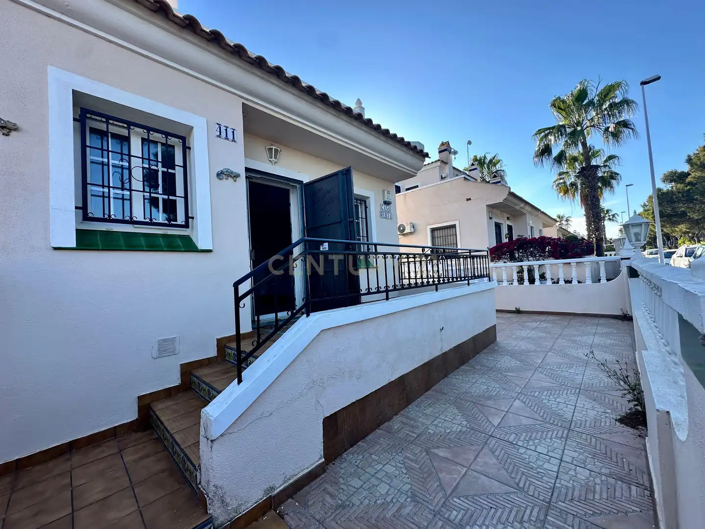 Vista exterior de Casa adosada en venta en Orihuela con Aire acondicionado y Piscina comunitaria