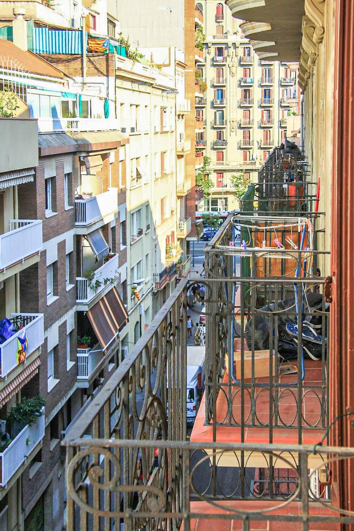 Vista exterior de Pis en venda en  Barcelona Capital amb Aire condicionat, Parquet i Terrassa