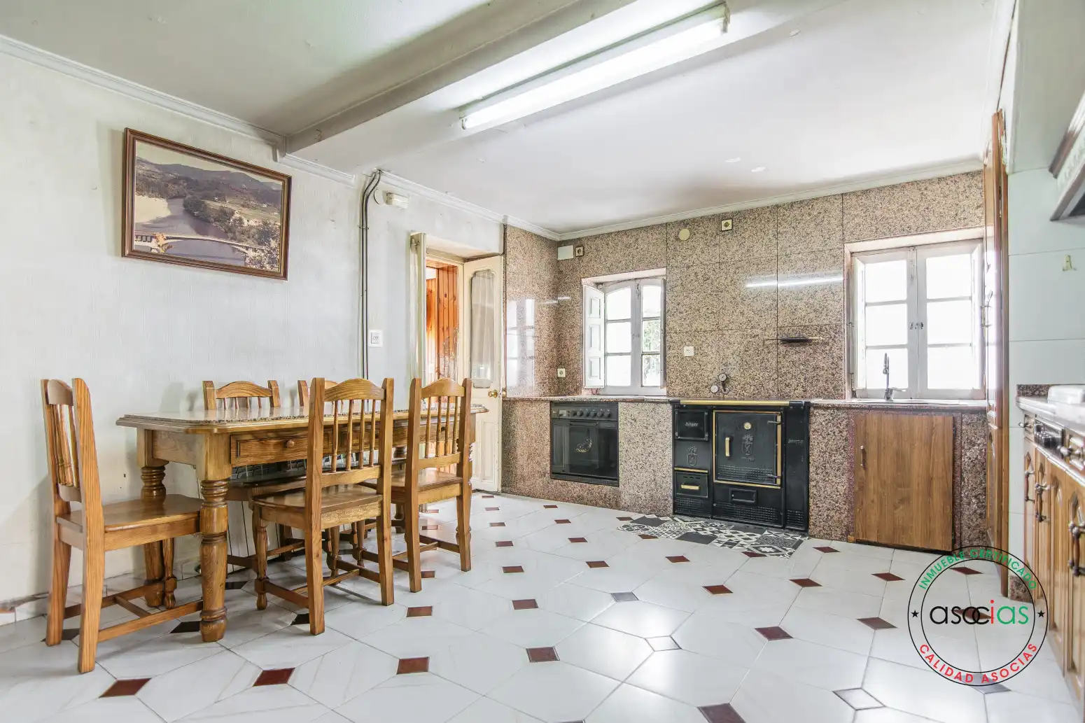 Cocina de Casa o chalet en venta en Las Regueras   con Calefacción y Jardín privado
