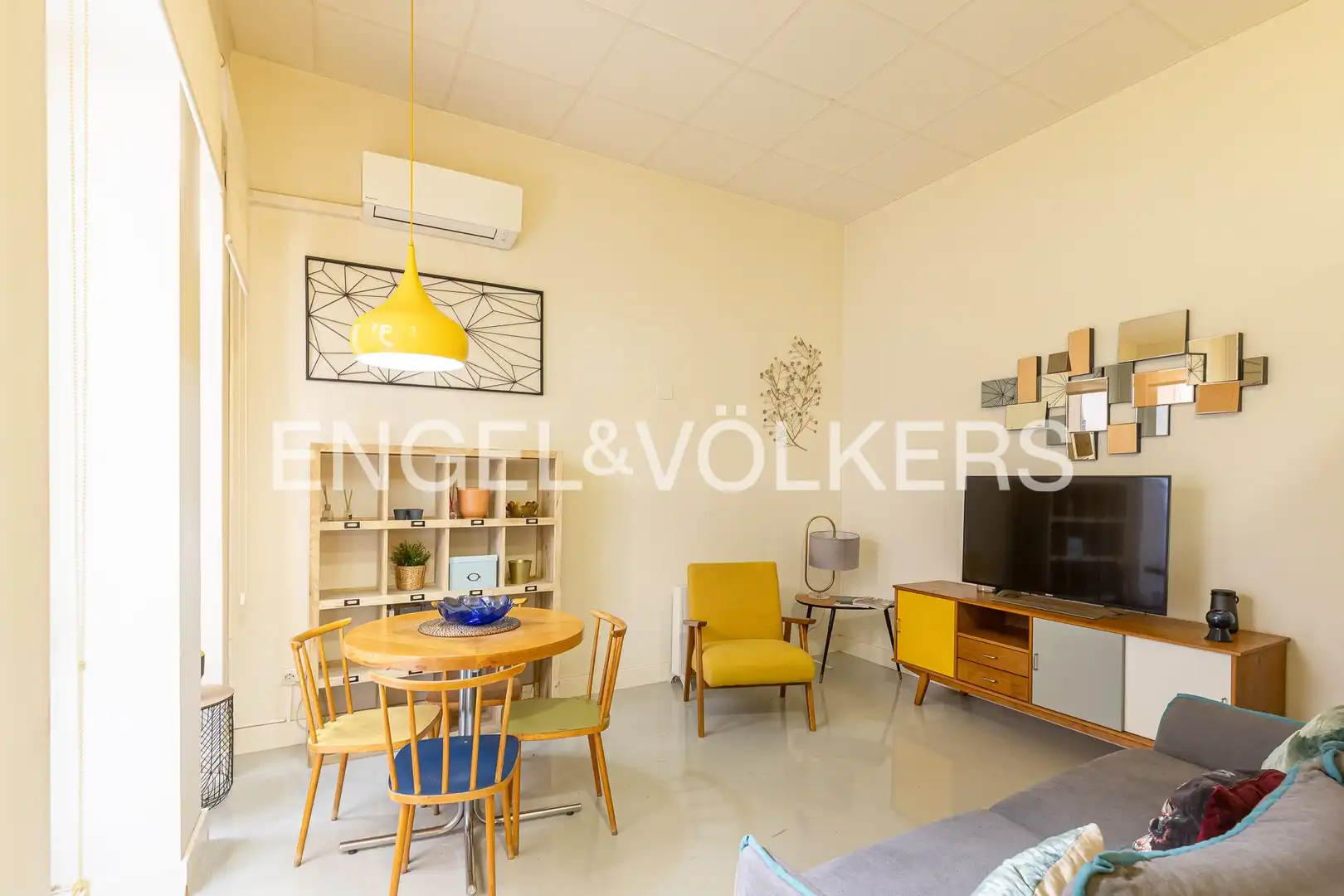 Living room of Flat for sale in Madrid  with Air Conditioner, Heating and Terrace