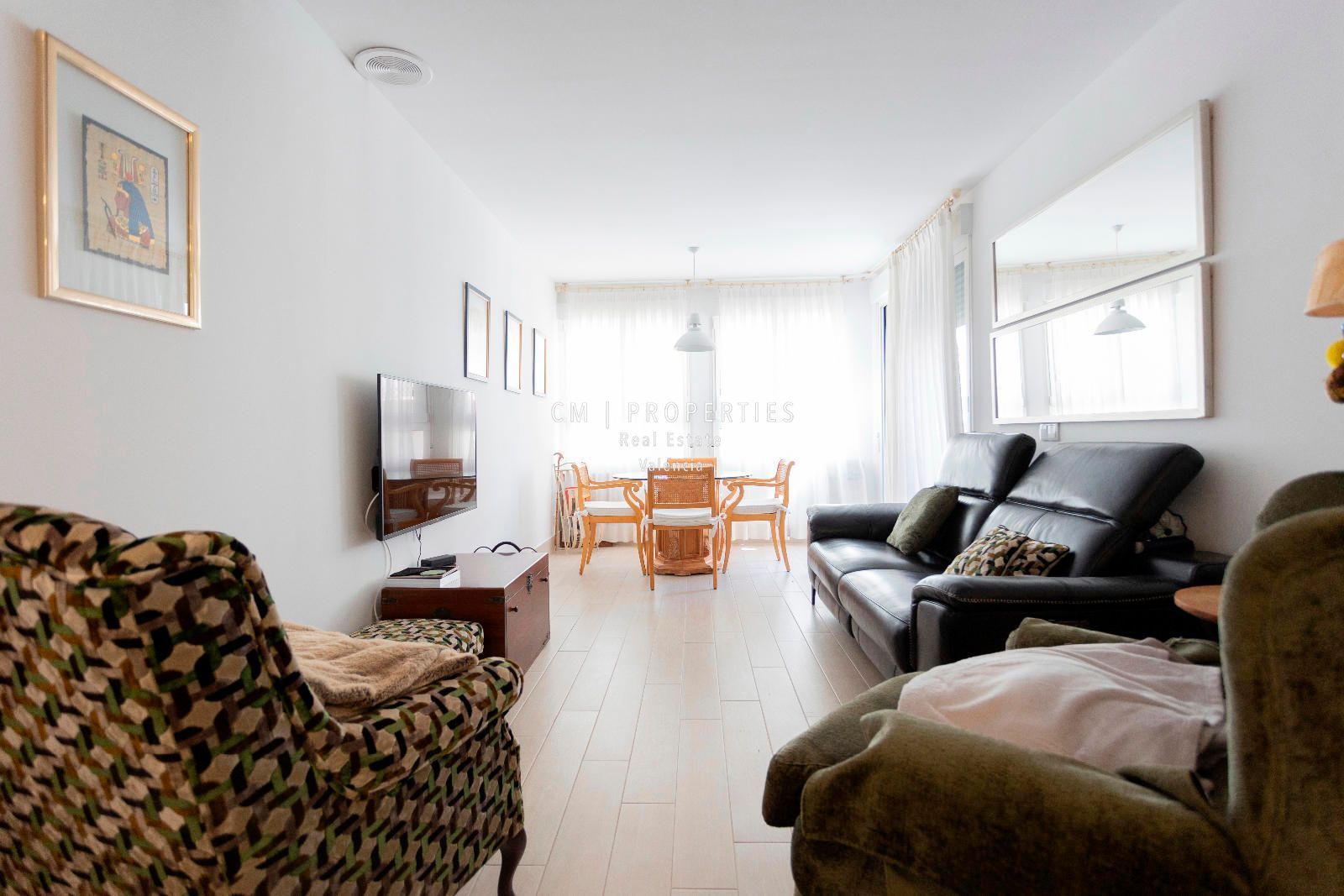 Sala d'estar de Apartament de lloguer en  Valencia Capital amb Aire condicionat, Calefacció i Parquet