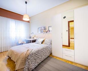 Dormitori de Apartament per a compartir en Bilbao  amb Calefacció, Moblat i Forn