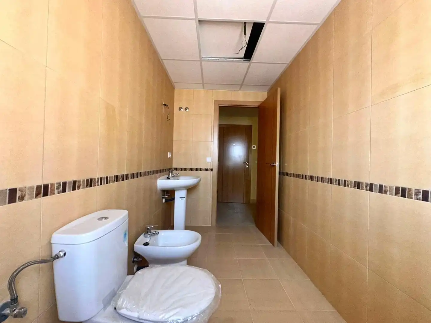 Baño de Piso en venta en Llombai con Aire acondicionado y Balcón