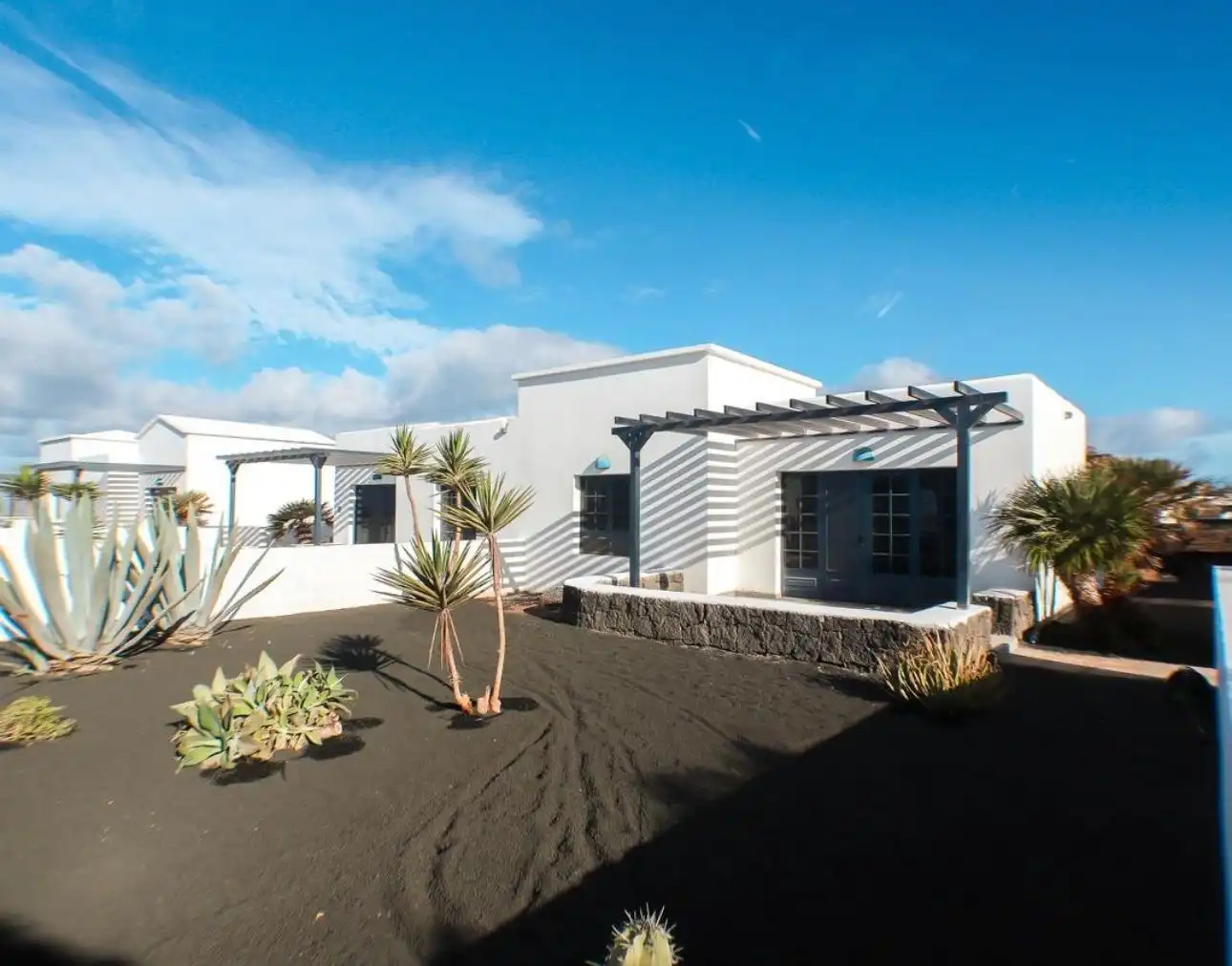 Vista exterior de Casa adosada en venta en Yaiza con Aire acondicionado, Jardín privado y Terraza