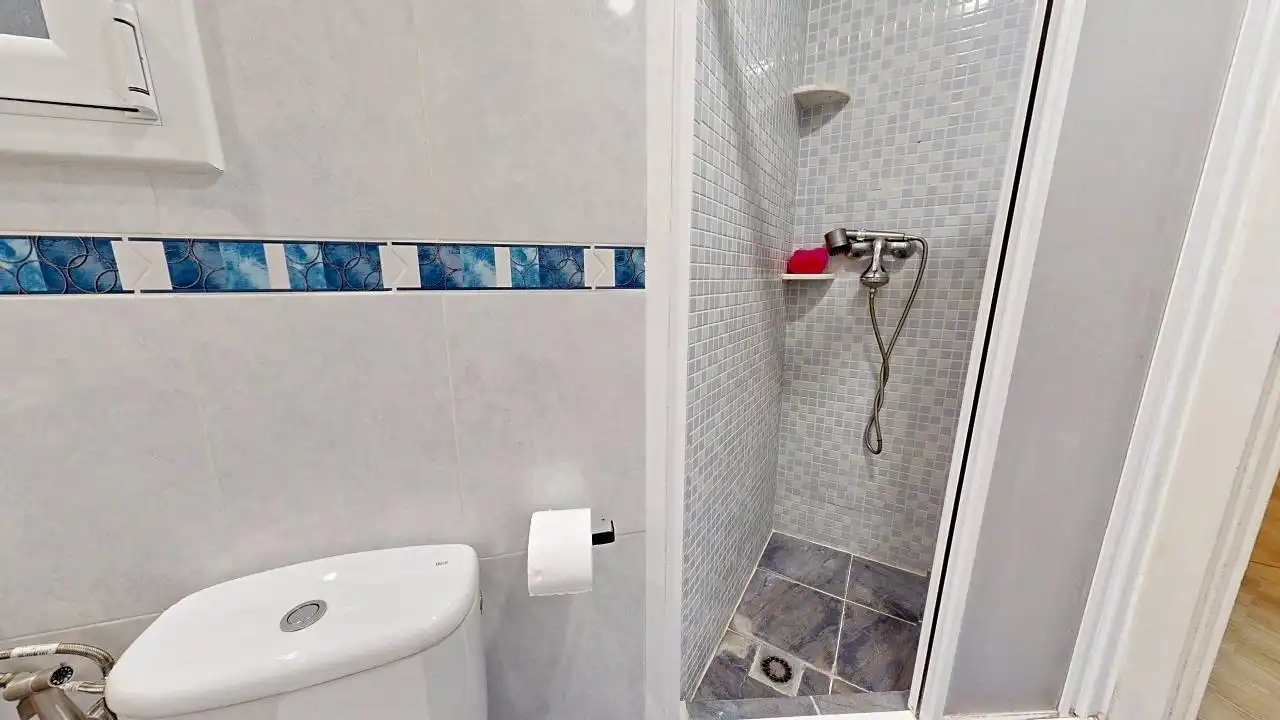 Bany de Pis en venda en Barcelona amb Parquet