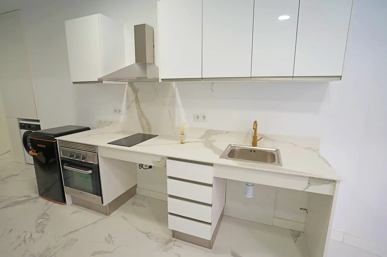 Kitchen of Study for sale in Valencia  with Air Conditioner