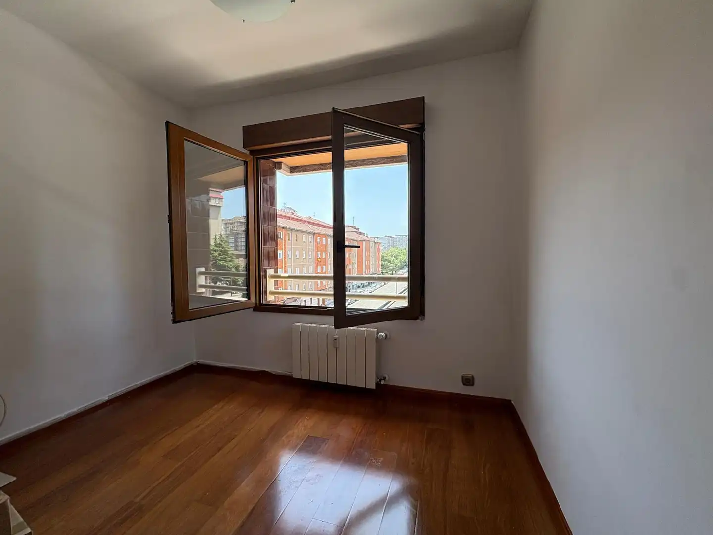 Habitación de Piso en venta en Gijón  con Calefacción y Trastero