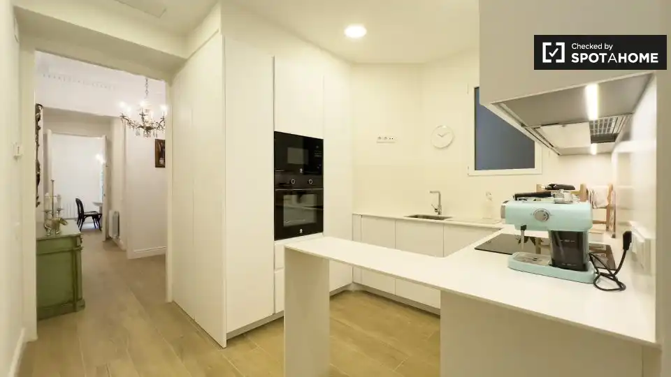 Appartamento con terrazza in affitto a Eixample, imagen 5