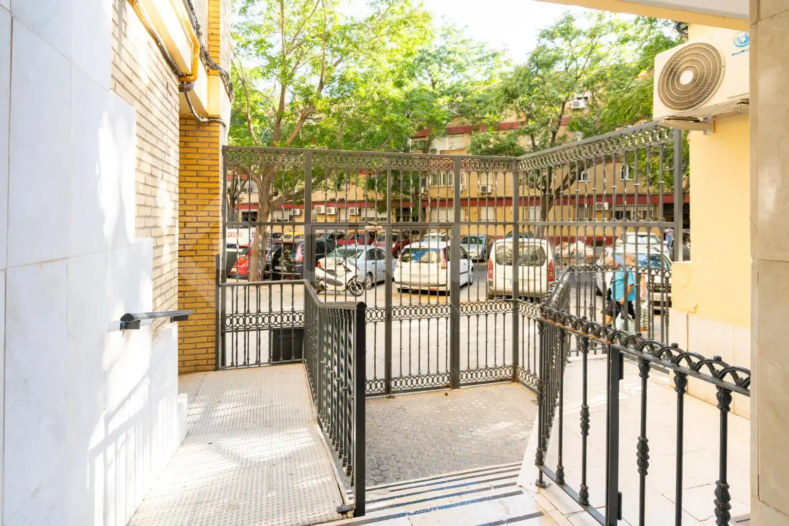Vista exterior de Piso en venta en Sevilla