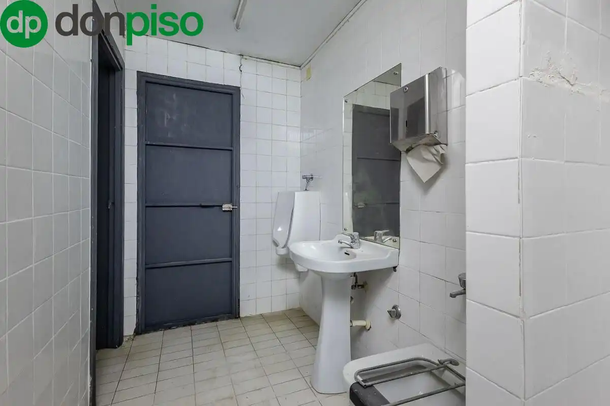 Bany de Local en venda en Iznalloz