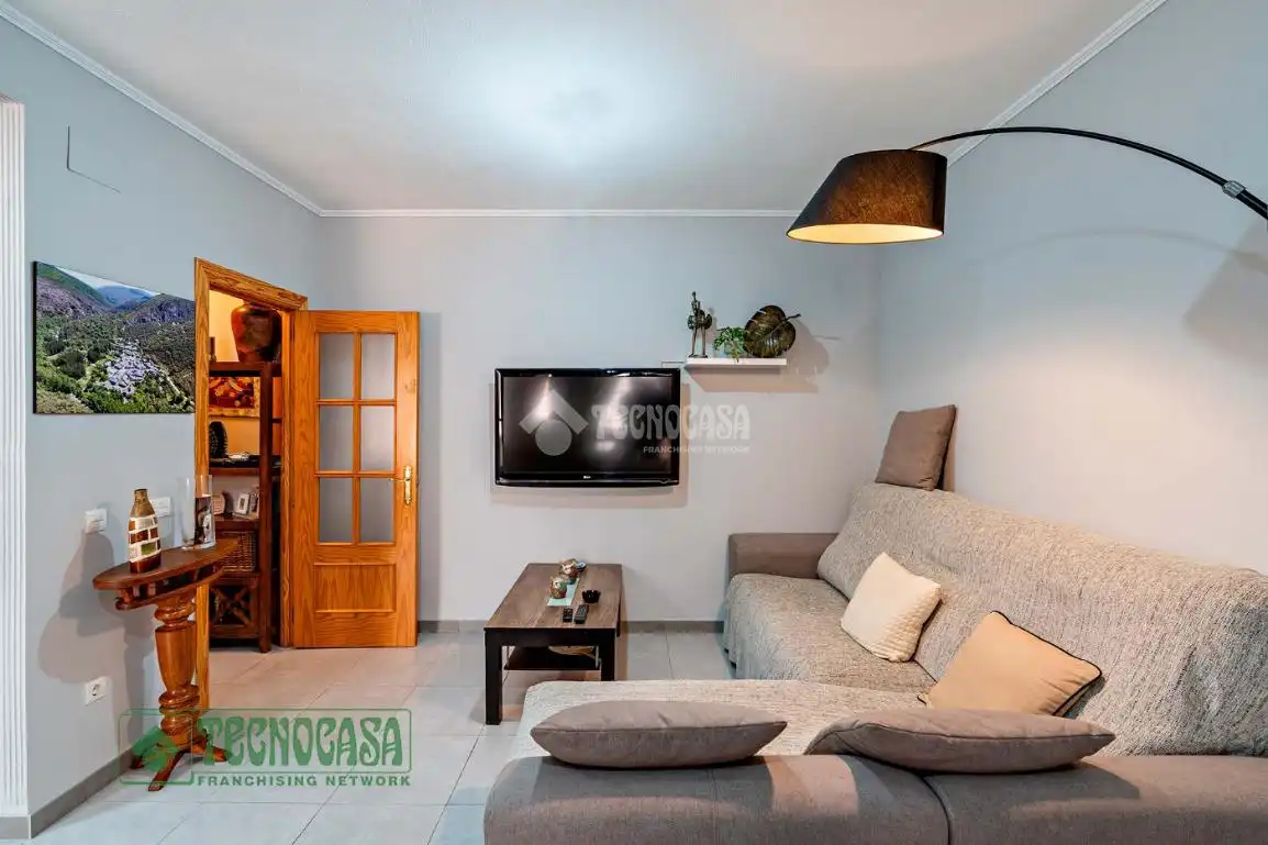 Sala de estar de Piso en venta en Roquetas de Mar con Jardín privado, Terraza y Balcón