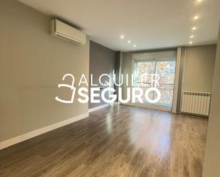 Bedroom of Flat to rent in  Madrid Capital  with Air Conditioner, Heating and Storage room