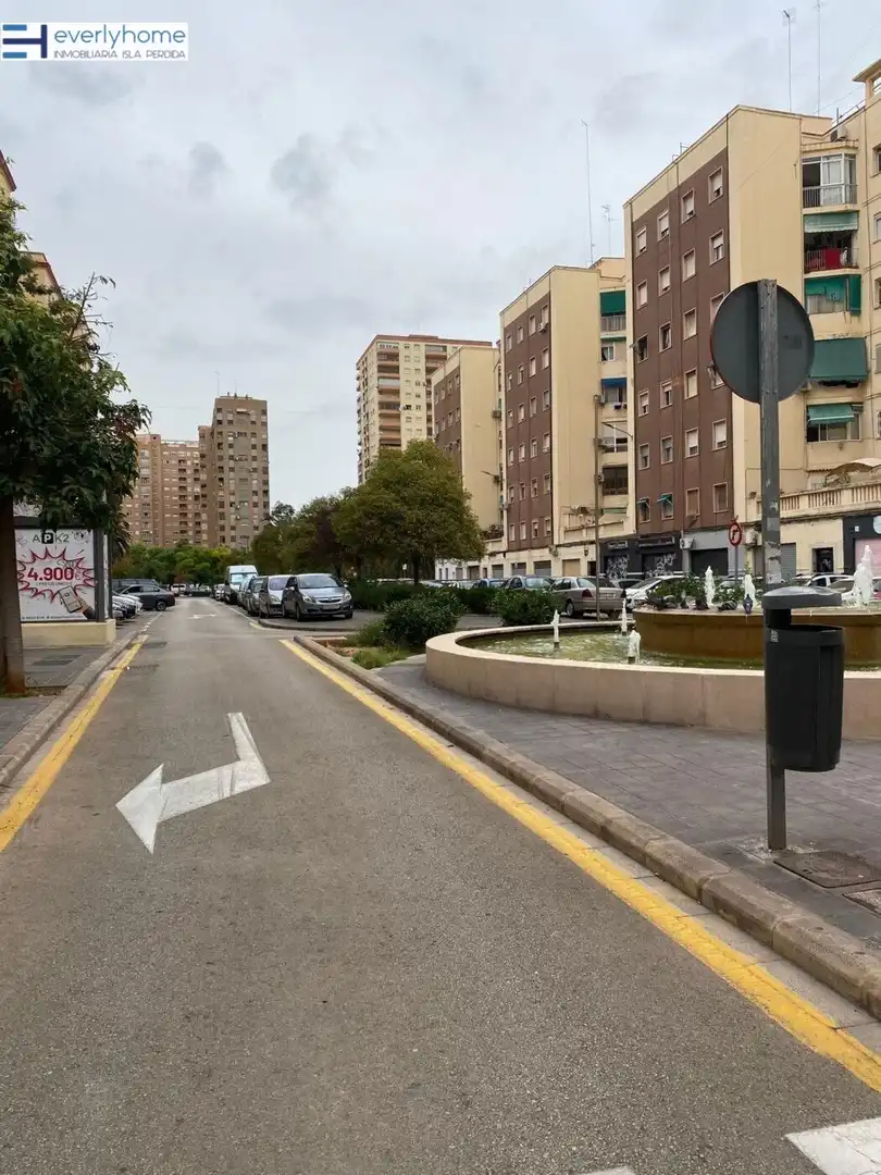 Vista exterior de Garaje de alquiler en Valencia
