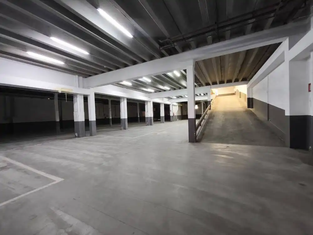 Industrial building to rent in Almeda - El Corte Inglés, imagen 7
