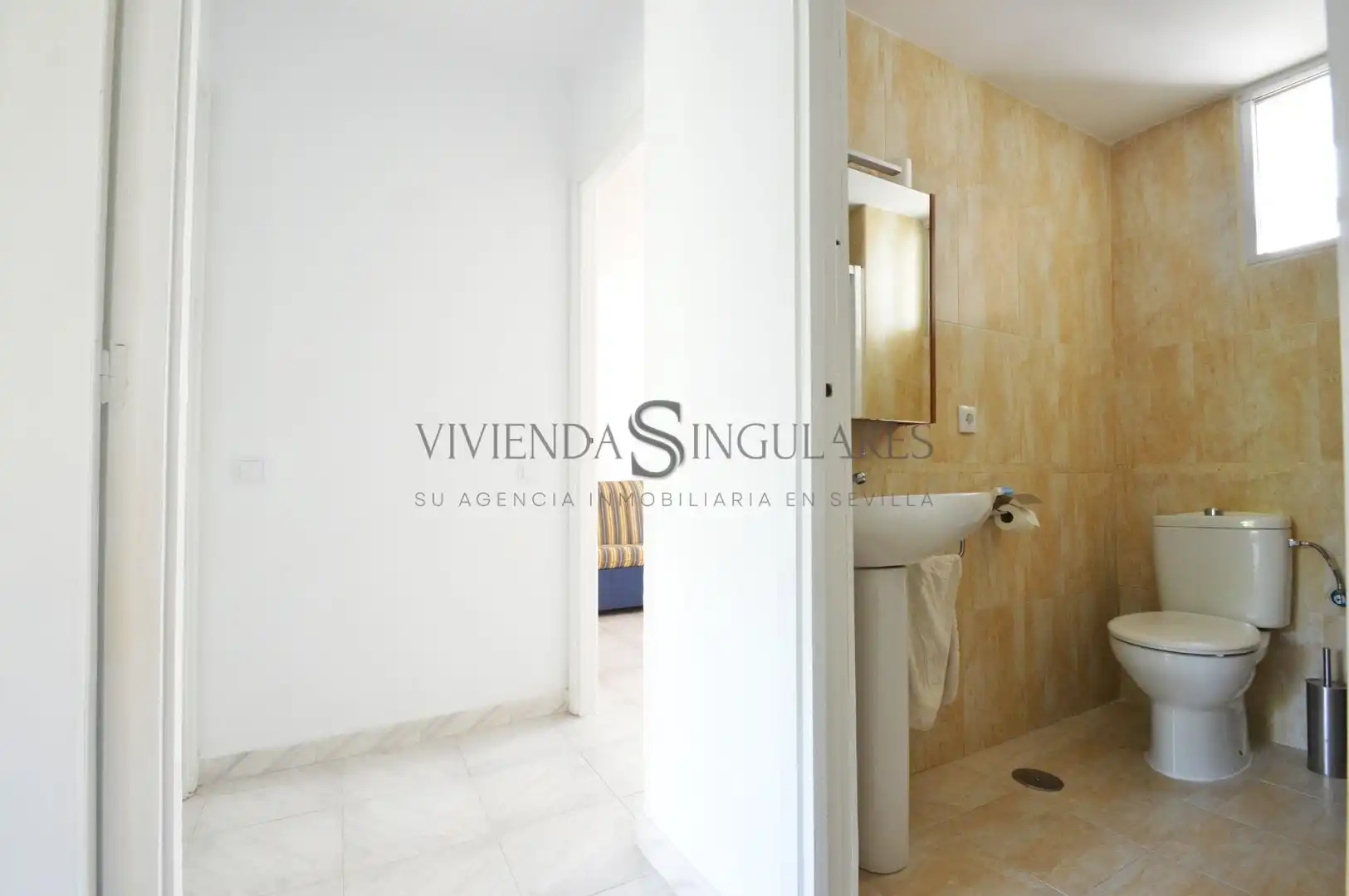 Badezimmer von Wohnung zur Miete in Sevilla mit Klimaanlage, Privatgarten und Terrasse