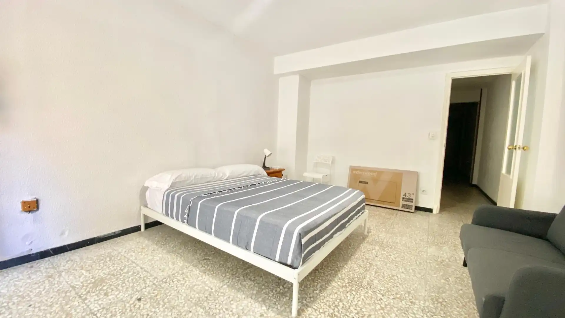 Dormitori de Apartament de lloguer en Florida - Ciudad de Asís