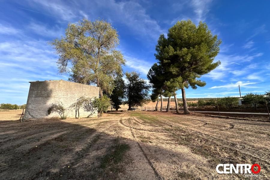 Nau industrial en venda en Guadahortuna