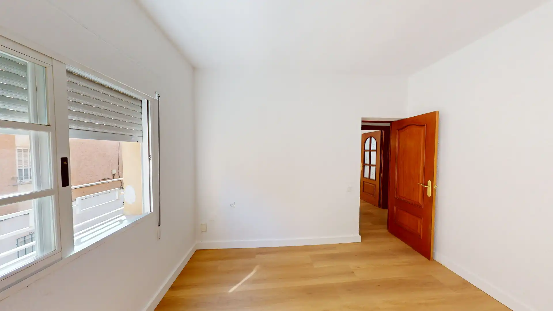 Schlafzimmer von Wohnung zum Verkauf in Almería mit Klimaanlage und Waschmaschine